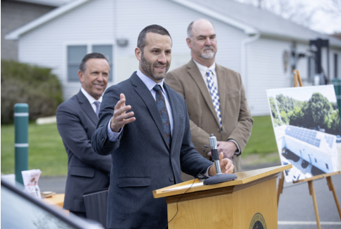 IPC’s Managing Director of Clean Energy Transactions, John D’Agostino, addresses the town during the ribbon cutting ceremony.